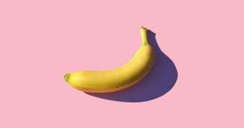 banana in pink background